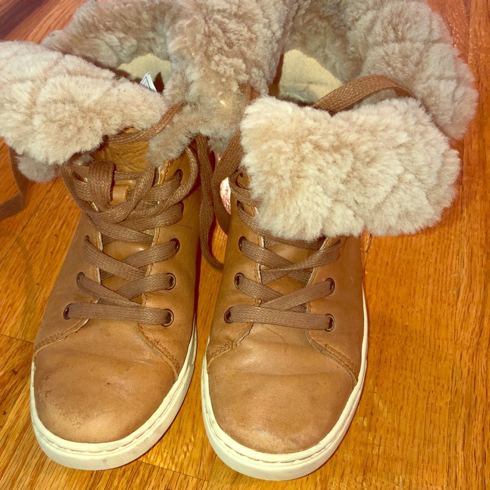 Ugg sneaks limited edition